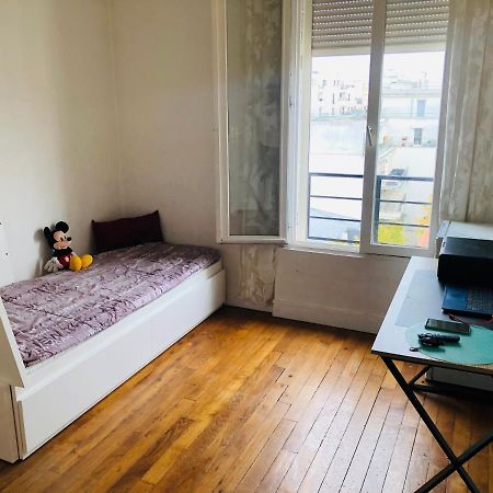 Appartement Tres Calme A 10Mn De Paris - Woman & Couples Only Courbevoie Exteriör bild